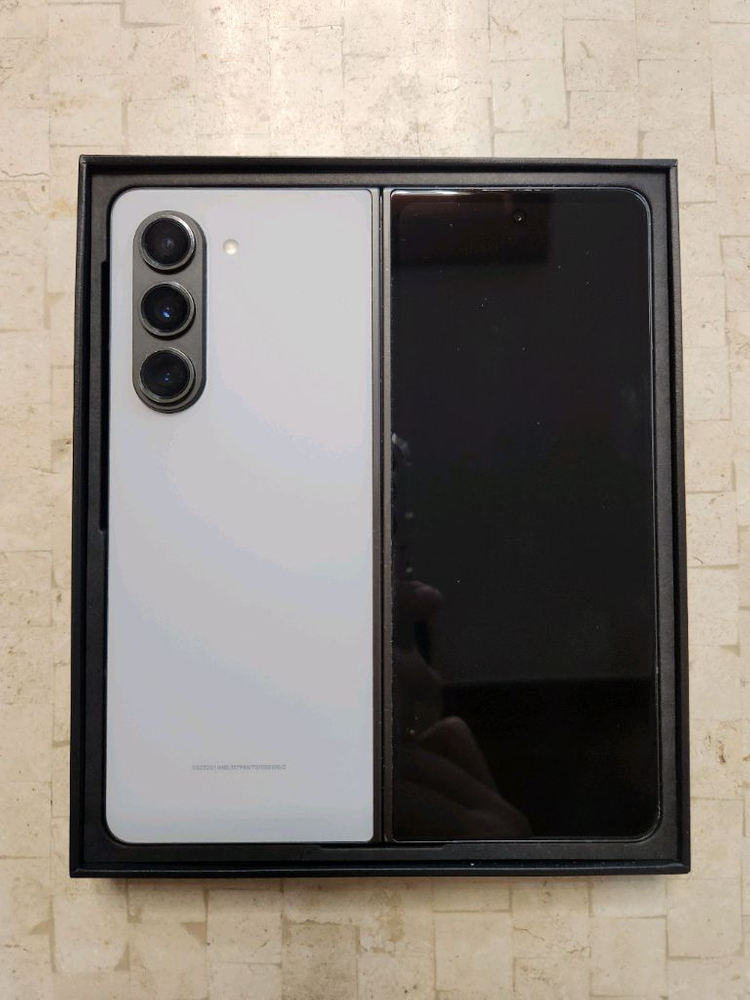 갤럭시 Z 폴드5 (1TB) 판매합니다~ (박스있음)--4