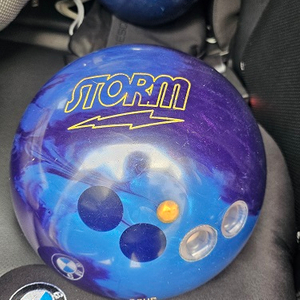 STROM 아이큐 갤럭시 볼링공