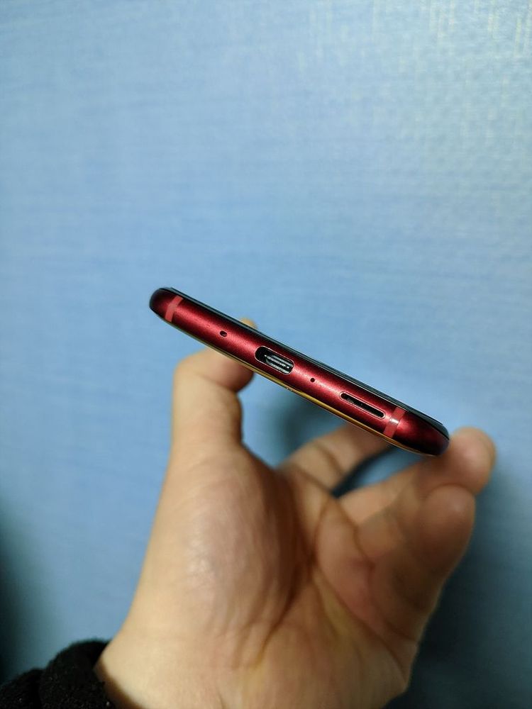 HTC U11 4/64 레드--5