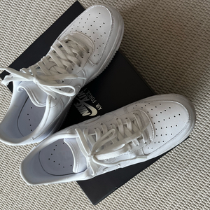 나이키 에어포스원 07 프레쉬,275사이즈