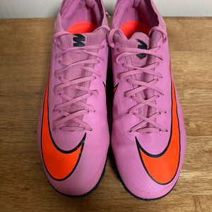 나이키 풋살화 줌 머큐리얼 베이퍼 16 프로 TF 275사이즈