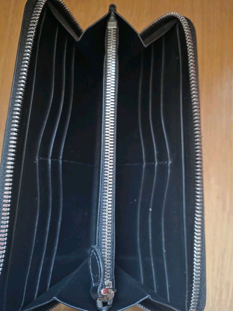 벨루티 장지갑 판매합니다.--2