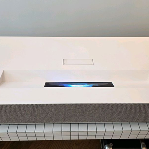 LG 시네빔 HU915QE 4K 초단초점 빔프로젝터팝니다