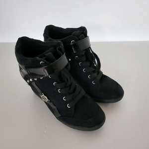 ((정품))게스 여자 웨지스니커즈 겨울 키높이신발 (240)