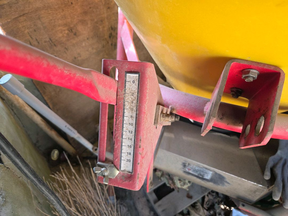 트랙터 비료 살포기--1