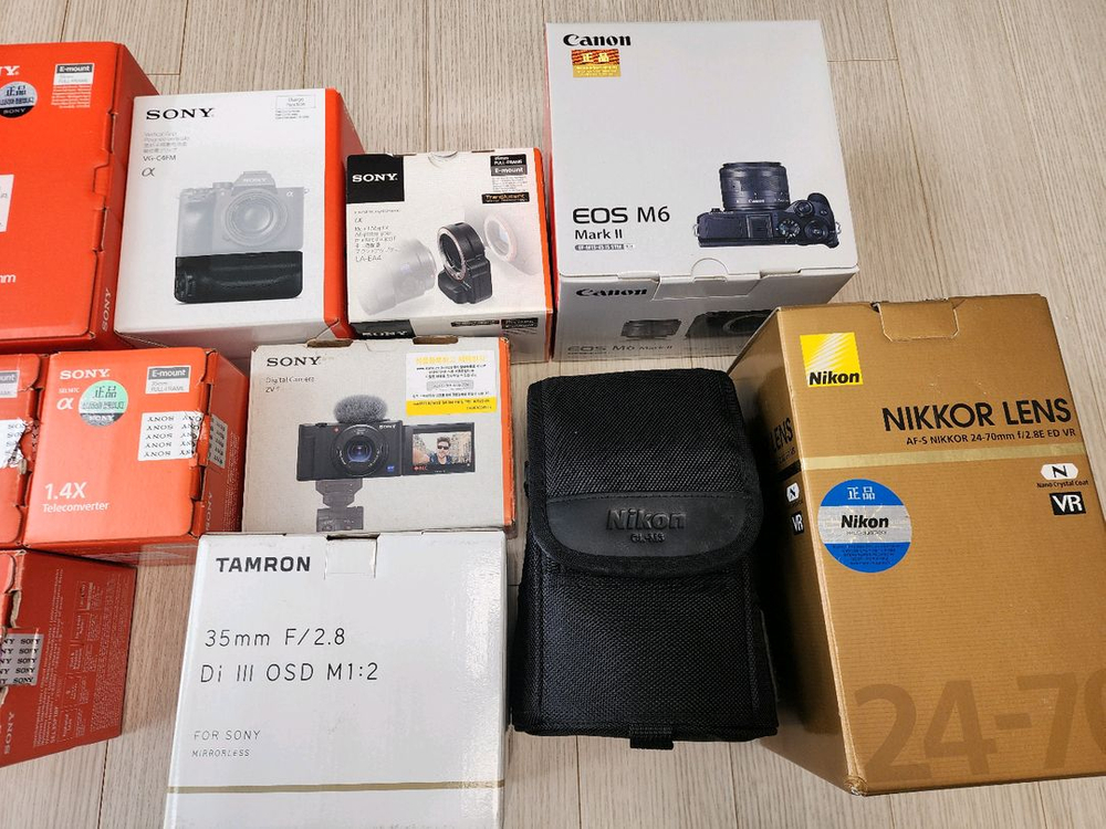 소니 카메라, 렌즈들 빈박스, 렌즈 파우치 판매합니다--4