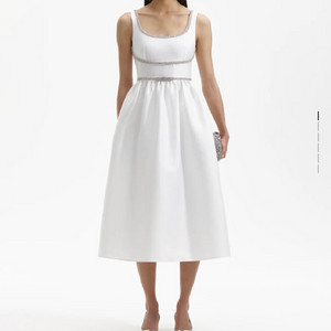 셀프포트레이트 웨딩 화이트 원피스