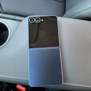 플립 7 256GB 2.13 배터리 힌지 내부액정 교체