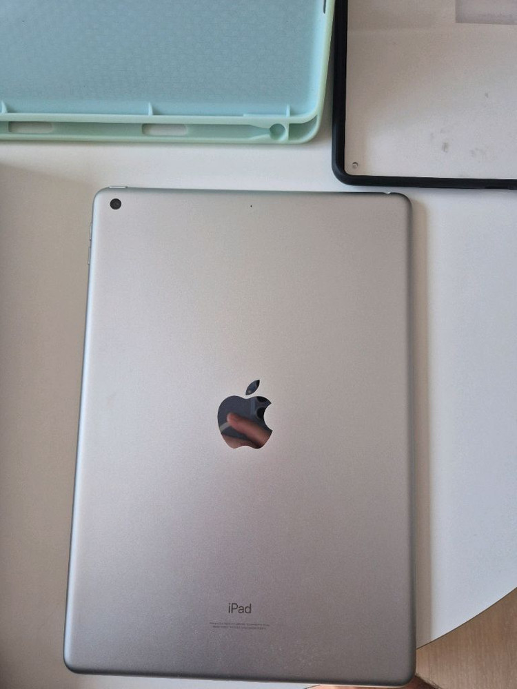 아이패드 9세대 WiFi 64GB--2
