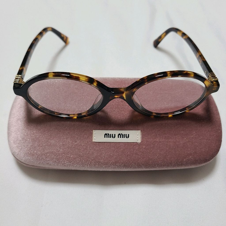 미우미우 리가드 선글라스 블루 렌즈 허니 톨토이즈쉘 아세테이트 얼터너티브 핏 이미지