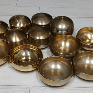 유기그릇. 무형문화재77호향원 이미지