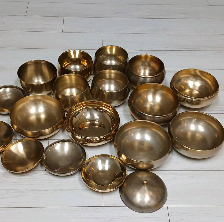 유기그릇. 무형문화재77호향원 이미지