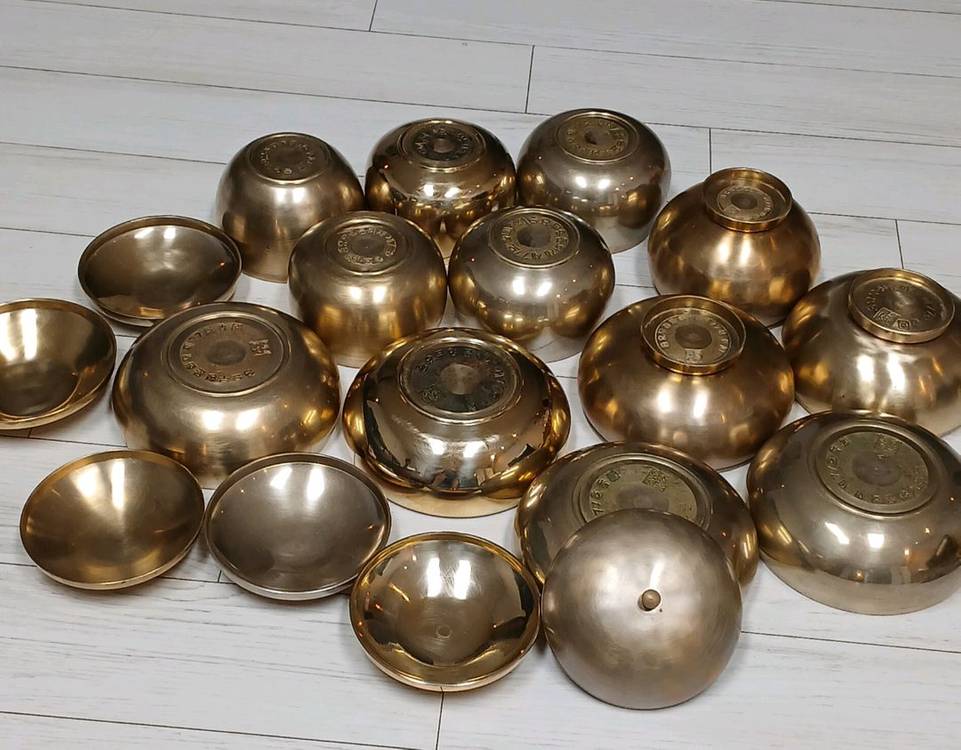 유기그릇. 무형문화재77호향원 이미지