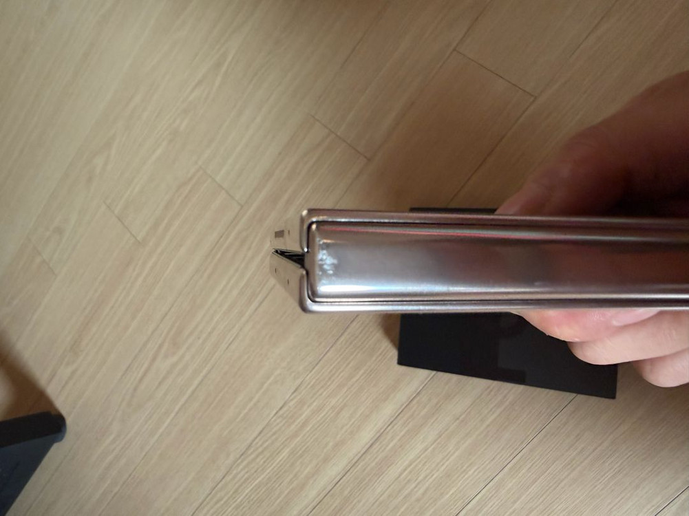폴더블 스마트폰 256GB 이미지
