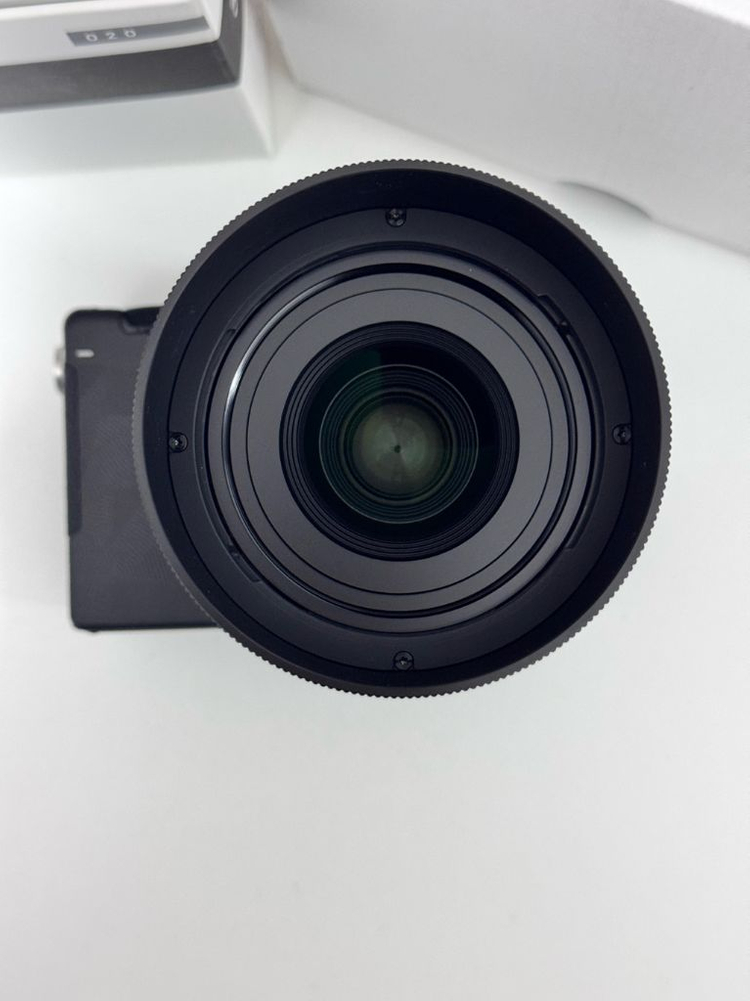 시그마 fp + 35mm F2 매물 거의 새상품급 판매합니다 이미지