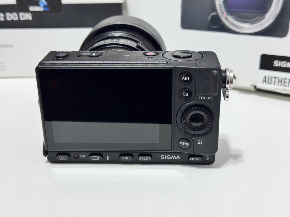 시그마 fp + 35mm F2 매물 거의 새상품급 판매합니다 이미지