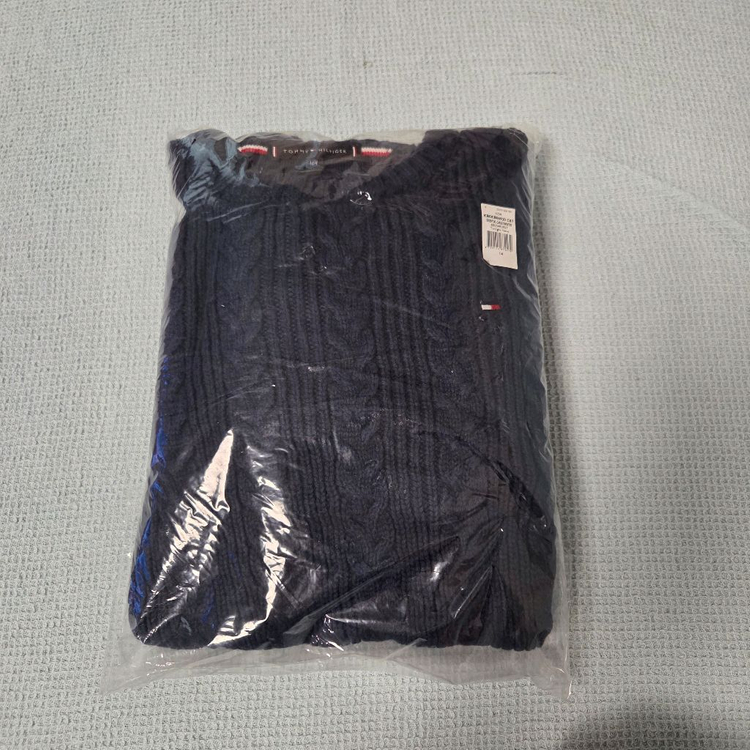 [새상품] 타미힐피거 케이블 니트 스웨터--2