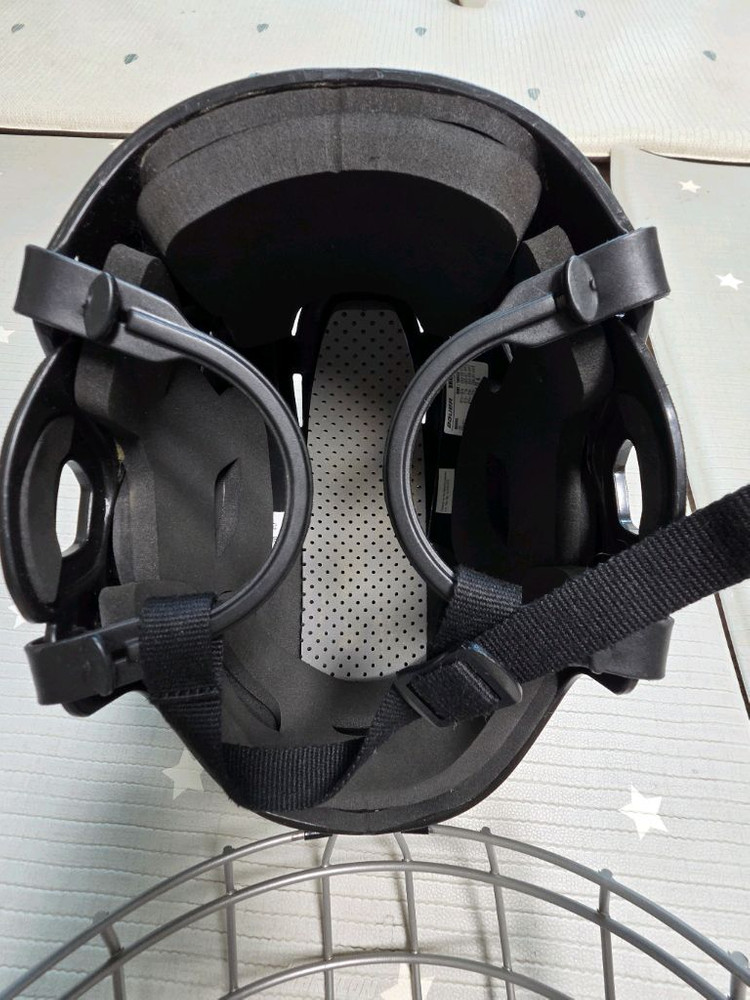 아이스하키 바우어 헬멧 FM2100 m사이즈(철망 케이지 가능)--3