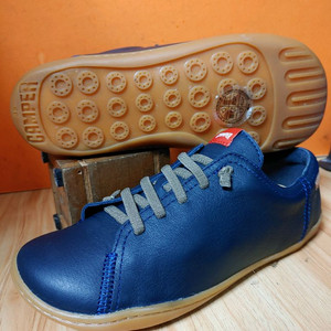 (새상품)CAMPER 캠퍼 천연가죽 페우 클래식(EU35추천사이즈225)