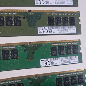 DDR4 8GB 데스크탑 램 혼합 4개 판매합니다