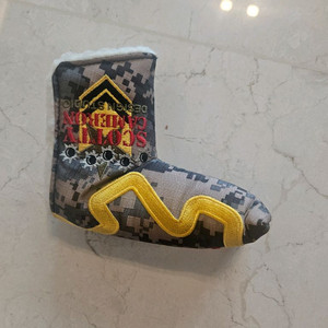 스카티 카메론 카모 불독 퍼터 커버 이미지