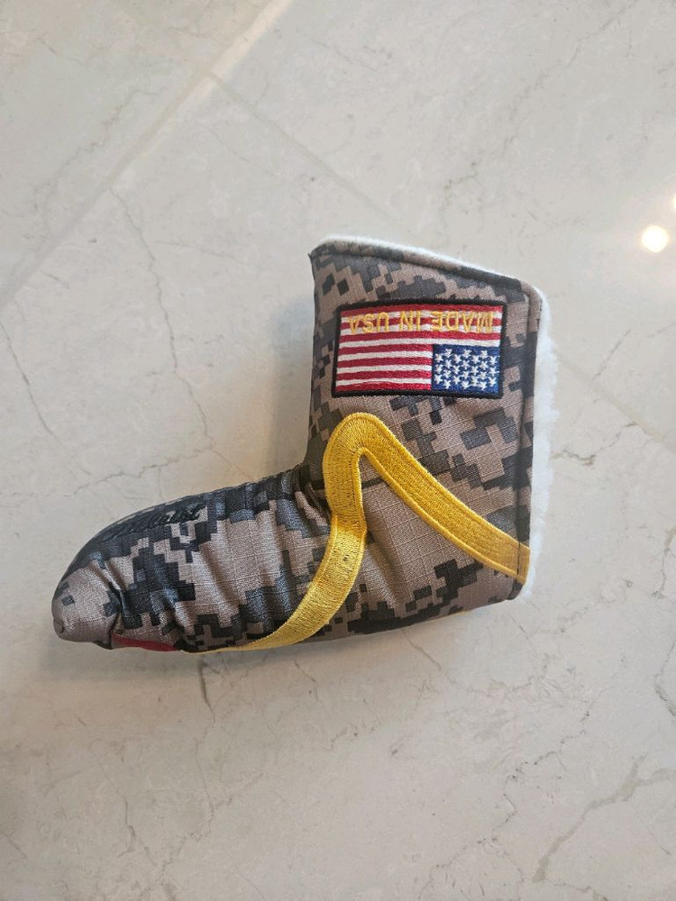 스카티 카메론 카모 불독 퍼터 커버 이미지