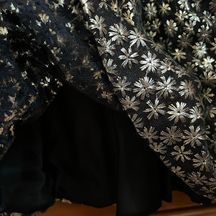 쥬시꾸뛰르 여아 쟈가드 골드 자수 플레어 스커트 새제품--3