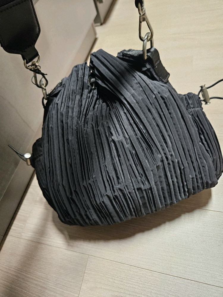 자라 크로스백 블랙 새상품--1