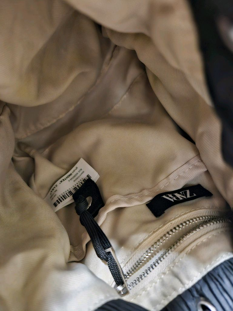 자라 크로스백 블랙 새상품--2