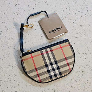 버버리 올림피아 지퍼 파우치 이미지