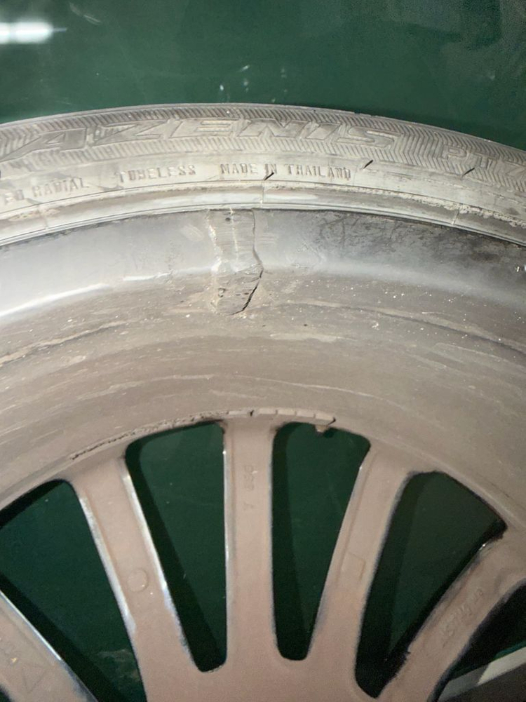 C257 cls 20인치 벤츠 마차 휠 4개 80만원 팝니다--3