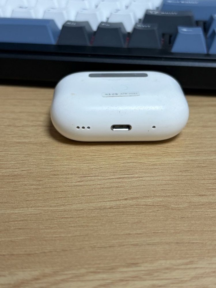 애플 에어팟 프로2세대 8핀 본체--4