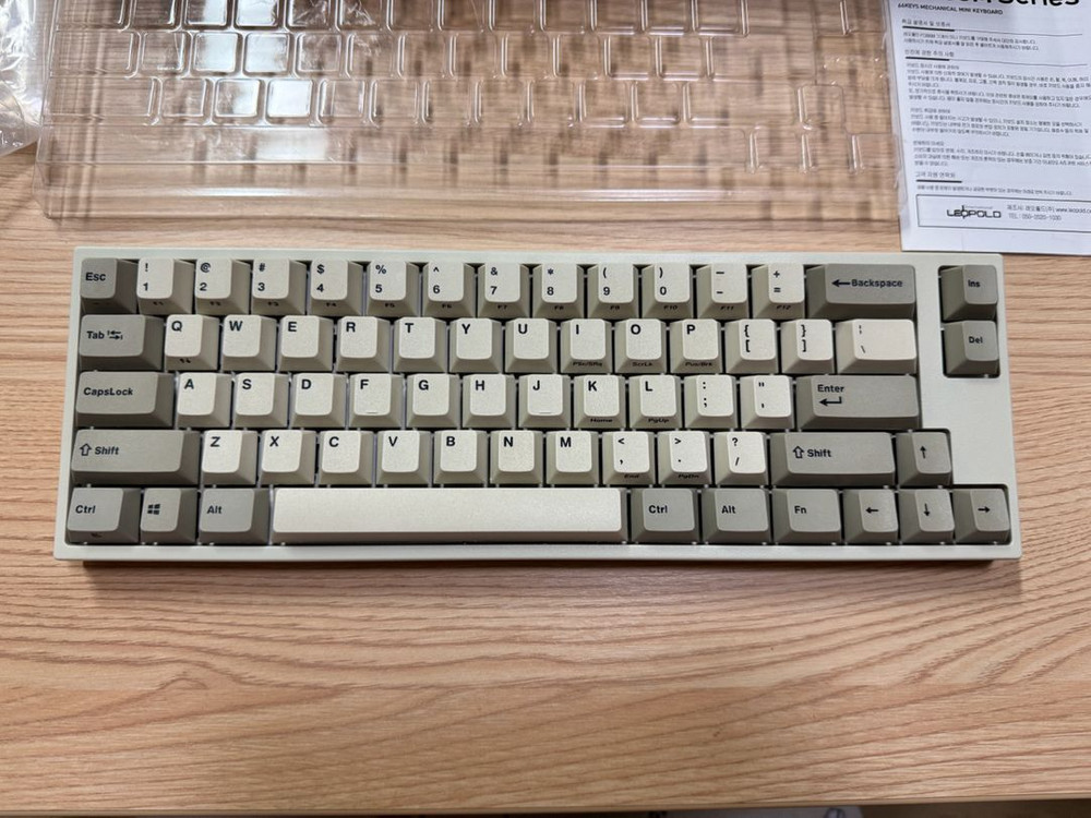 레오폴드 f660M PD 화이트 투톤 흑축 영문 각인 팝니다--1