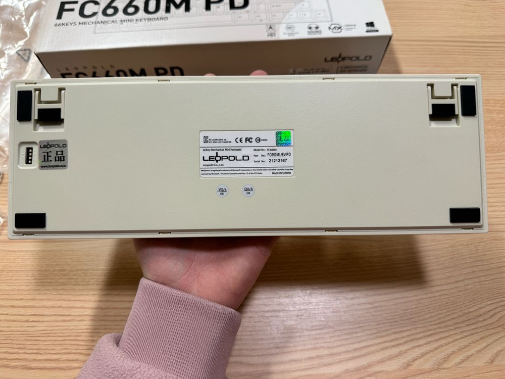 레오폴드 f660M PD 화이트 투톤 흑축 영문 각인 팝니다--2