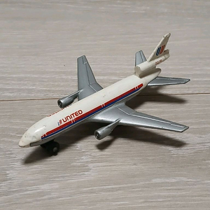 SB 13 DC 10 MATCHBOX 비행기 피규어 이미지