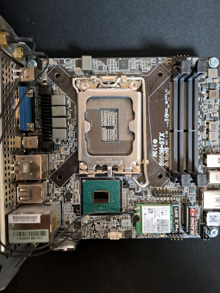 미니 컴퓨터 베어본 PC ( ASRock DeskMini B660 에즈윈 )--5