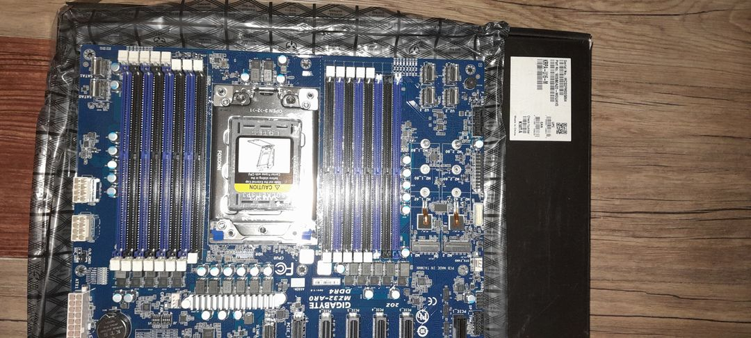 AMD EPYC 7502 32CORE 64 THREADS 조립서버+ RTX3080 이미지