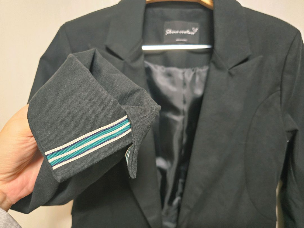 블랙 여성 블레이저 / 몸매 보정되는 슬림핏 블랙자켓(새상품)--5