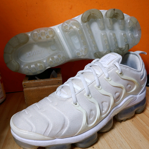 나이키 에어 베이퍼맥스 플러스(US9표기270추천사이즈265)