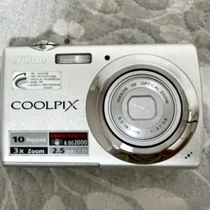 니콘 쿨픽스 s220 디지털카메라 실버 (+호환배터리, 배터리충전기) 이미지