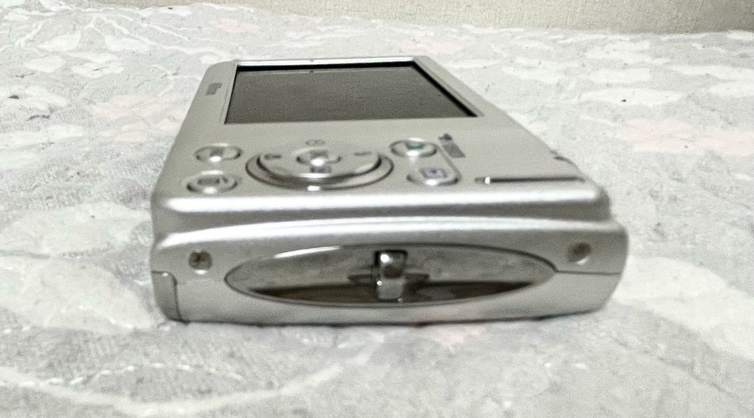 니콘 쿨픽스 s220 디지털카메라 실버 (+호환배터리, 배터리충전기) 이미지