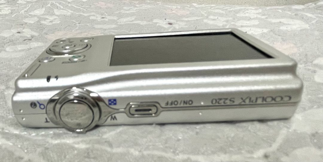 니콘 쿨픽스 s220 디지털카메라 실버 (+호환배터리, 배터리충전기) 이미지