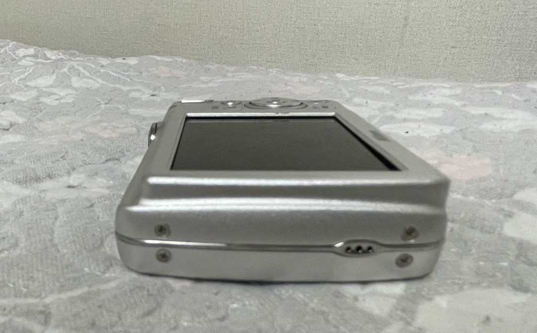 니콘 쿨픽스 s220 디지털카메라 실버 (+호환배터리, 배터리충전기) 이미지