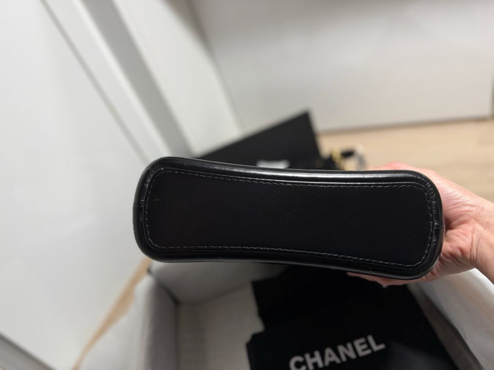 샤넬 가브리엘 호보백 미듐 사이즈 이미지