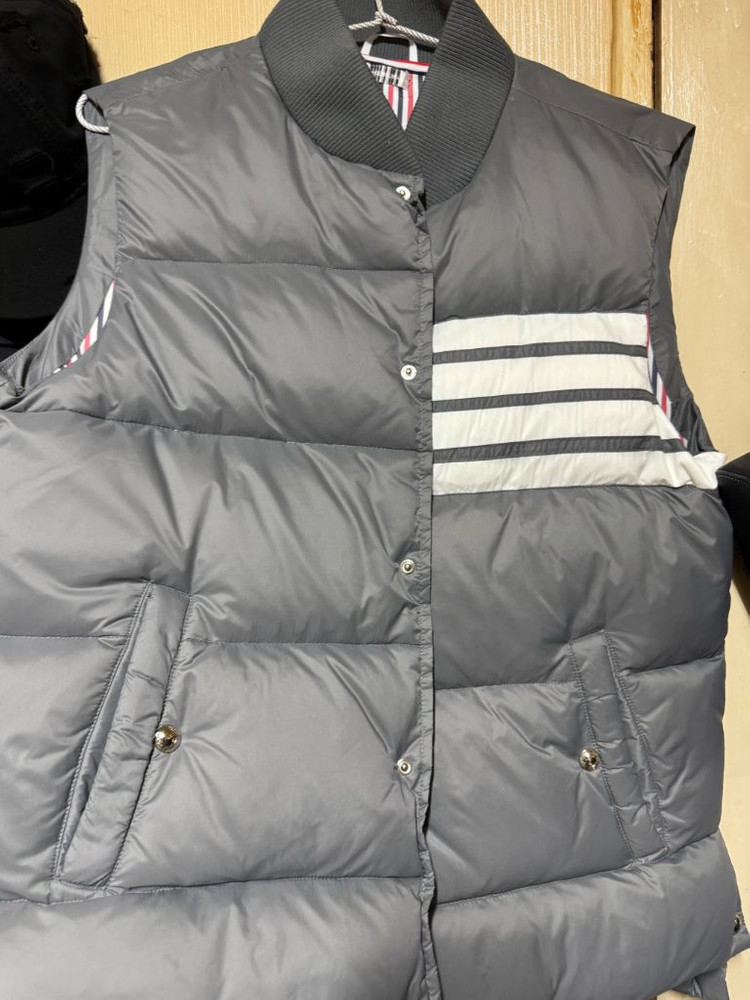 톰브라운패딩조끼--10