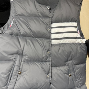 톰브라운패딩조끼