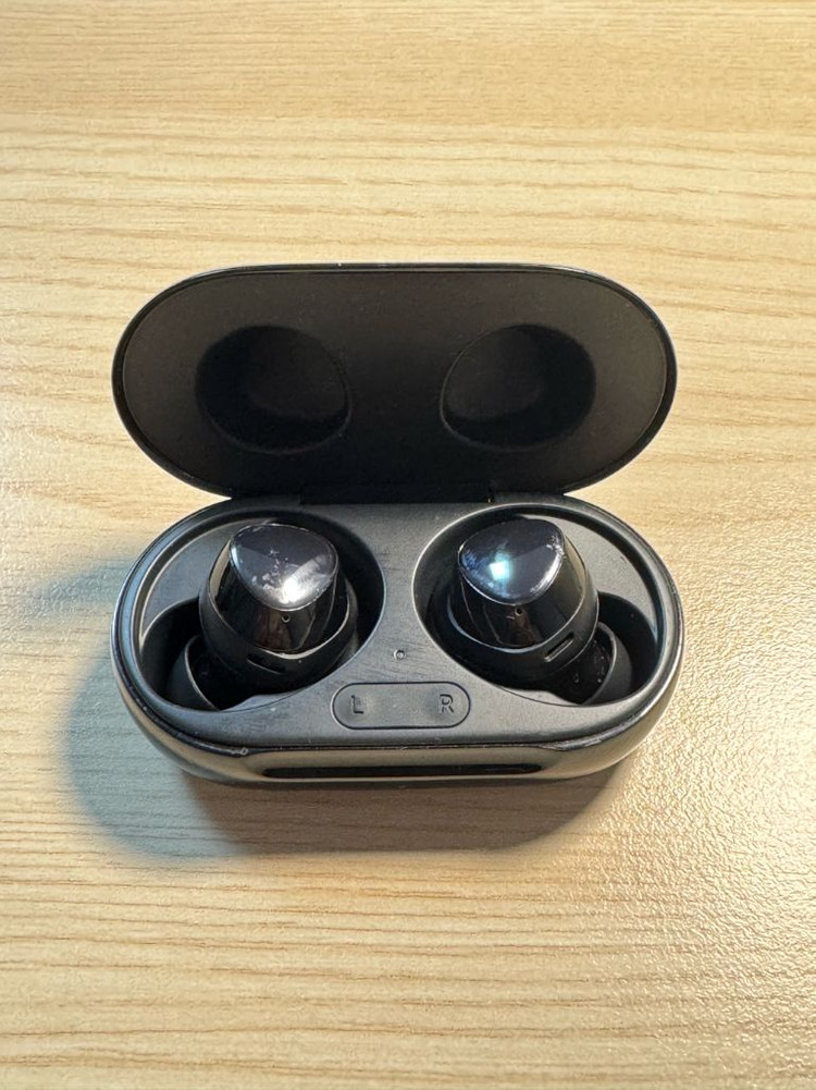 [삼성 정품] 갤럭시 버즈 플러스 블랙--1