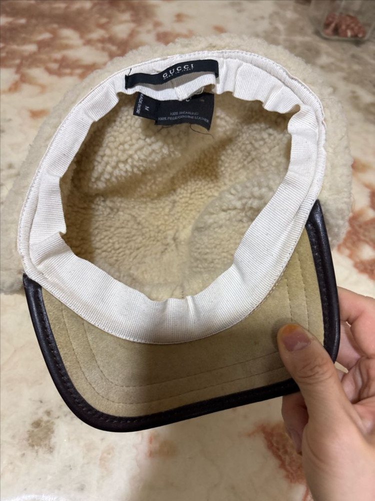 정품 구찌 퍼 모자 이미지