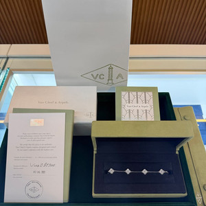 정품 반클리프 앤 아펠 스위트 알함브라 6모티브 화이트골드 풀파베 다이아