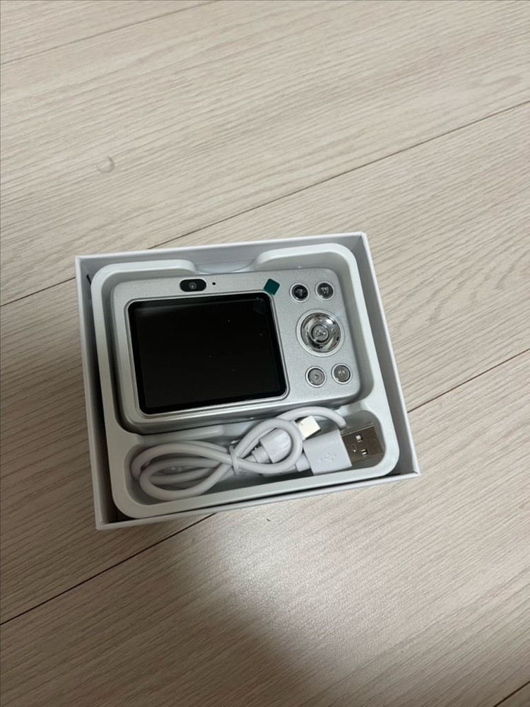 휴그 레트로 디지털 카메라 실버 풀박스 새제품 이미지